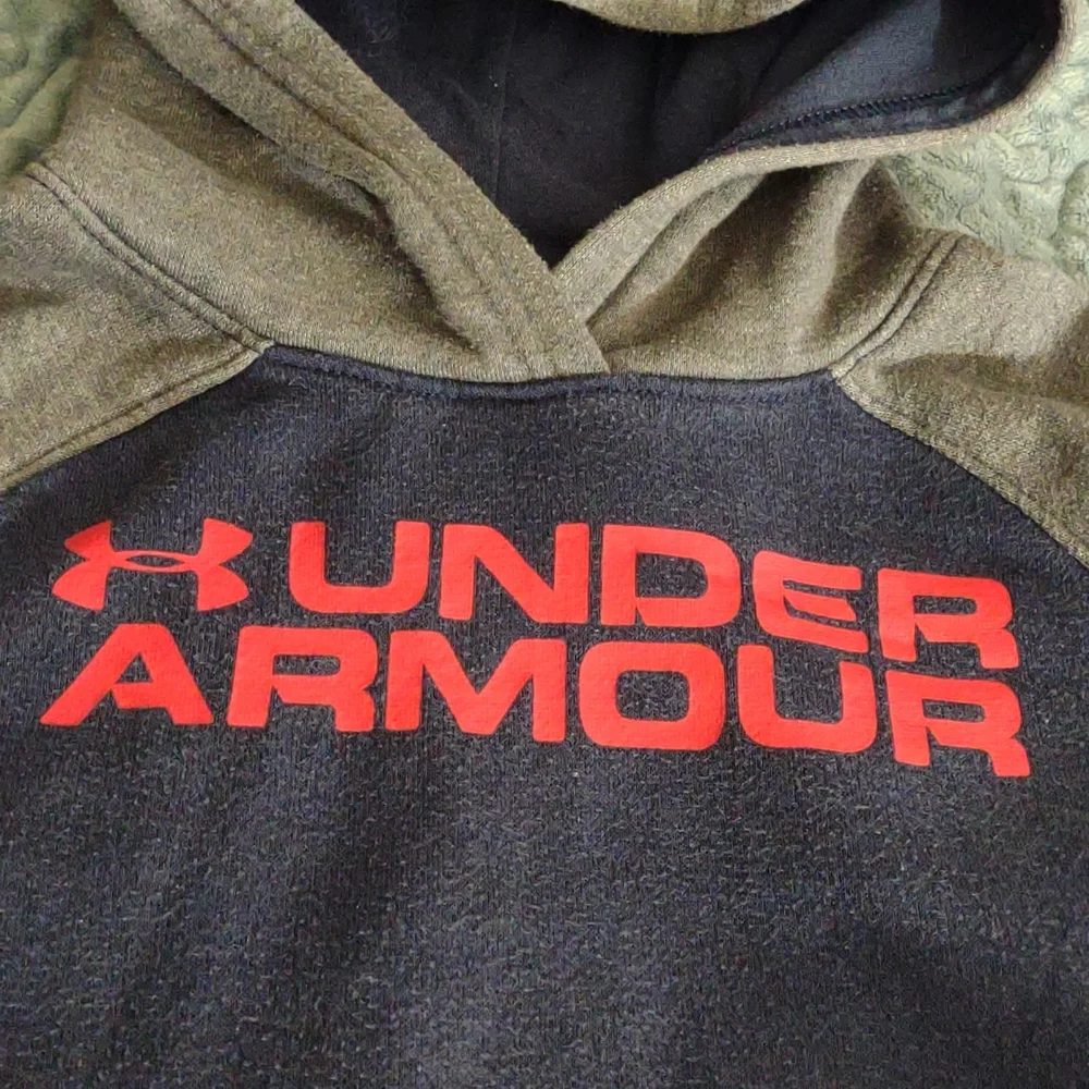 Under Armour Boy's sz 5 Hoodie Sweatshirt - Picture 2 of 3